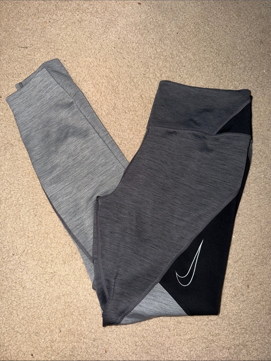 Nike Pants - Nike Gray and Black Colorblock Leggings